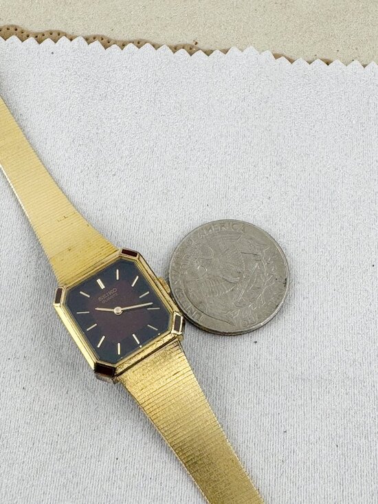 Seiko Gold Plated Watch Beautiful Decorative Dial main image 7